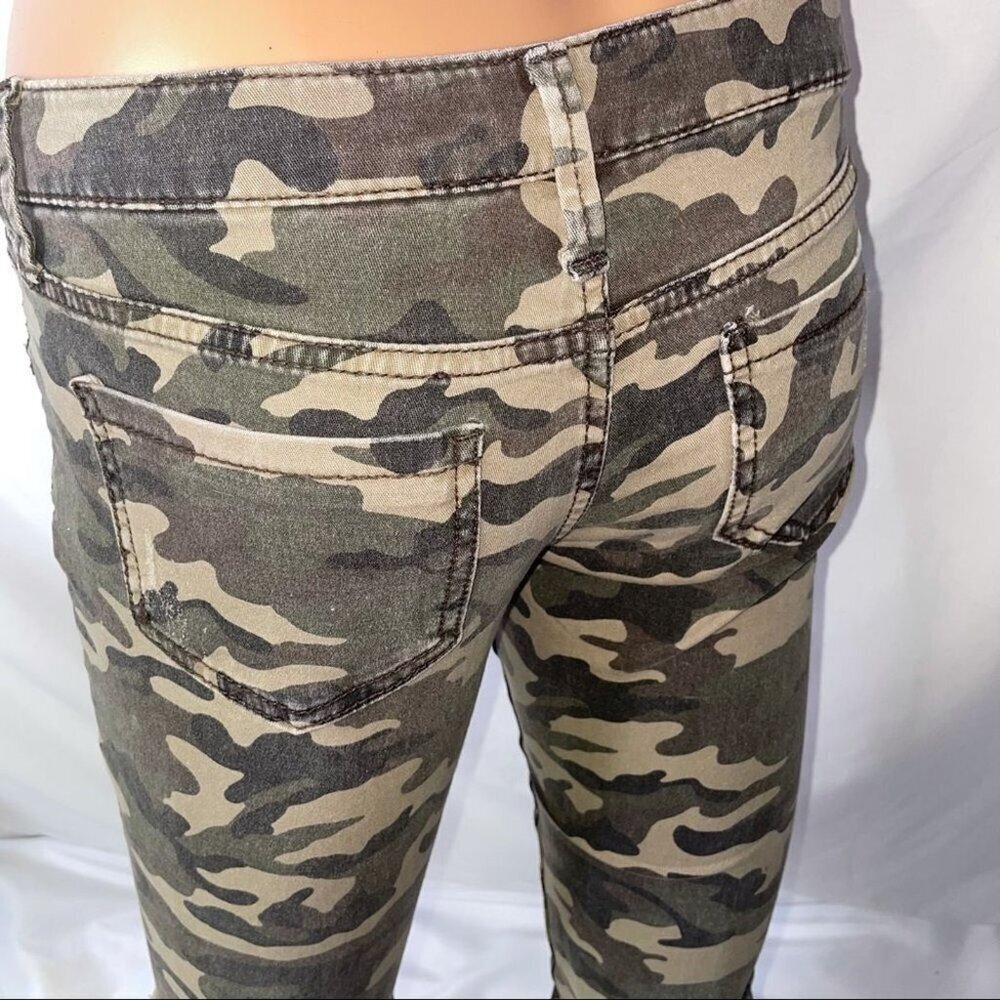 Miley Cyrus Camo skinny distressed Jeans mid rise SZ 5 - Picture 4 of 10